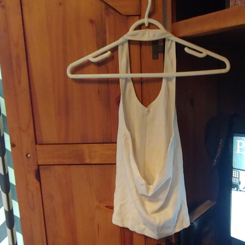 Halter top - Picture 2 of 3
